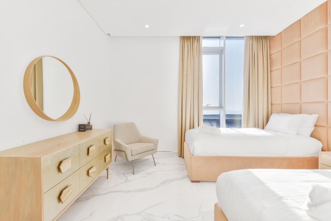 Luxe 3 Bedroom Oceanfront Apartment In The Heart Of Bluewaters Island Dubai Luaran gambar