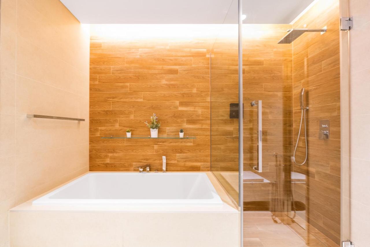 Luxe 3 Bedroom Oceanfront Apartment In The Heart Of Bluewaters Island Dubai Luaran gambar