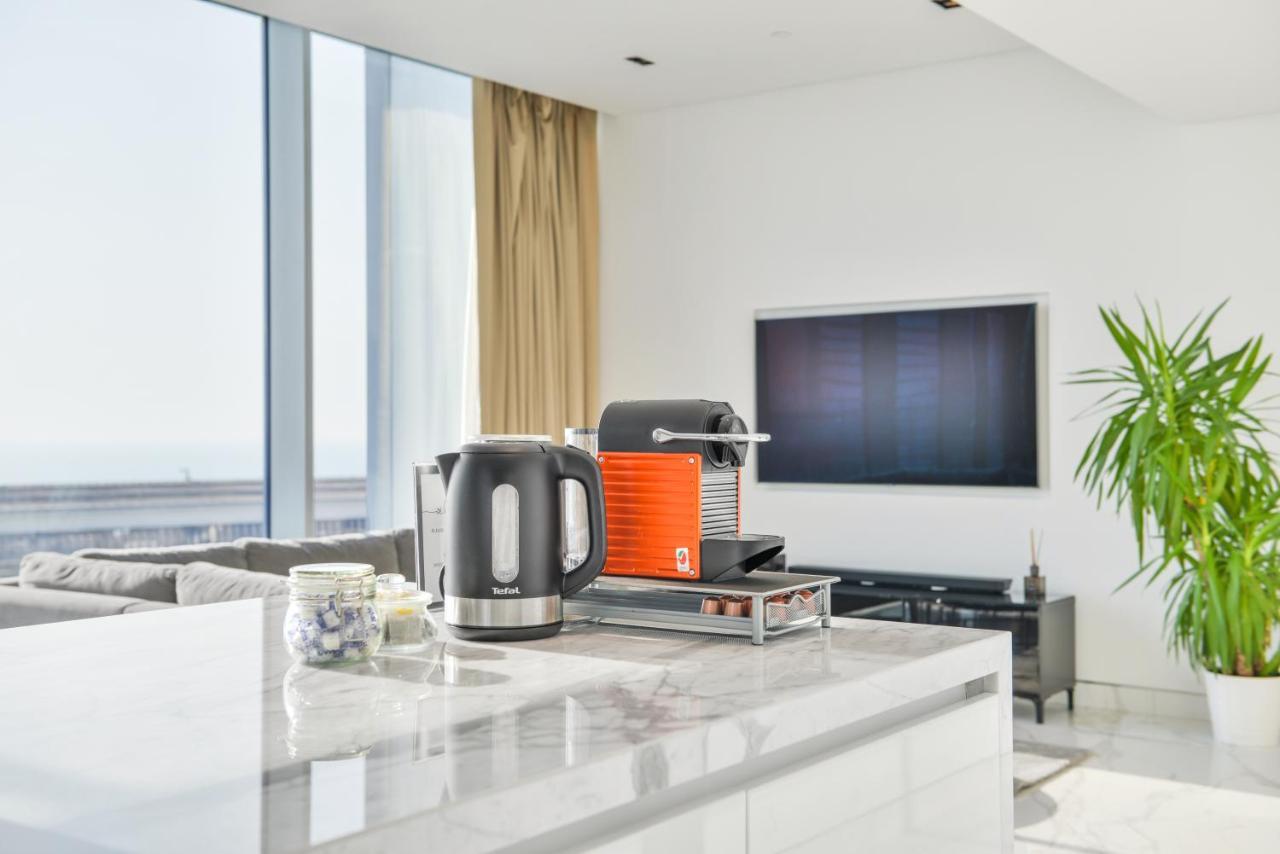 Luxe 3 Bedroom Oceanfront Apartment In The Heart Of Bluewaters Island Dubai Luaran gambar