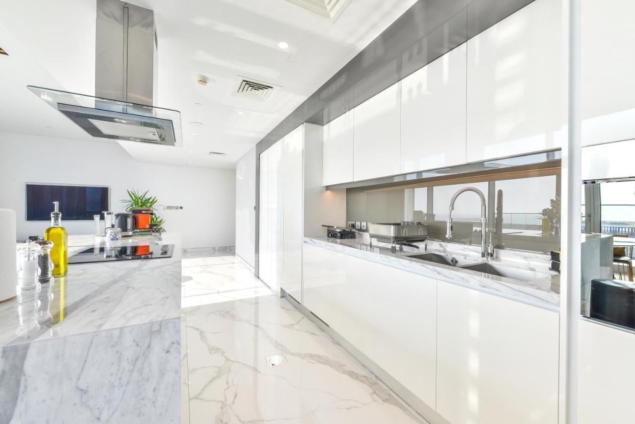Luxe 3 Bedroom Oceanfront Apartment In The Heart Of Bluewaters Island Dubai Luaran gambar
