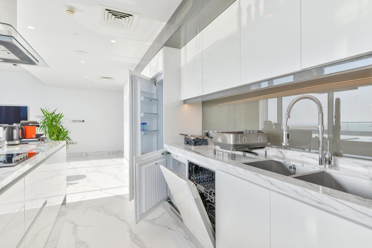 Luxe 3 Bedroom Oceanfront Apartment In The Heart Of Bluewaters Island Dubai Luaran gambar